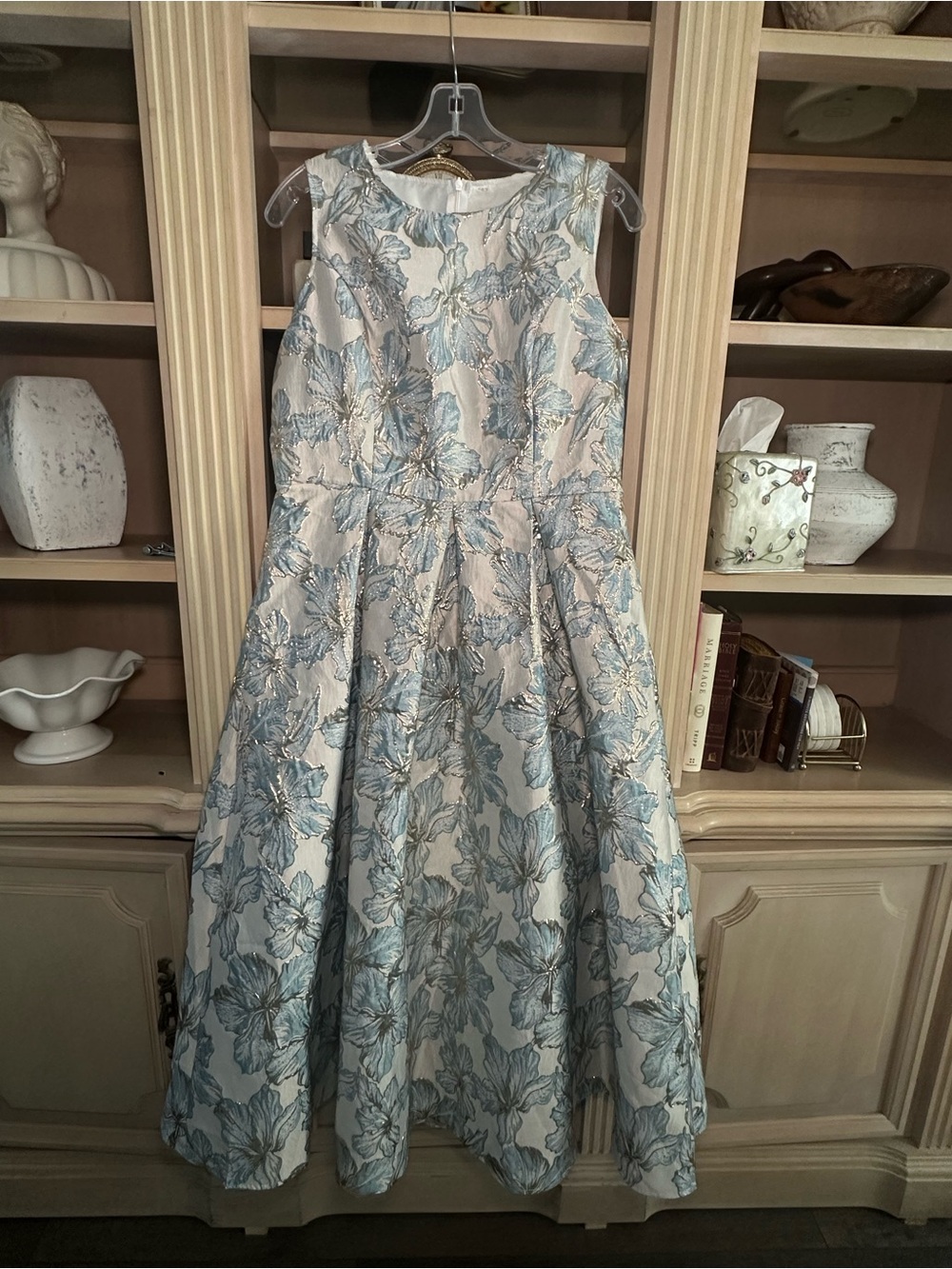 Elegant Floral Fit-and-Flare Dress in Light Blue and Cream